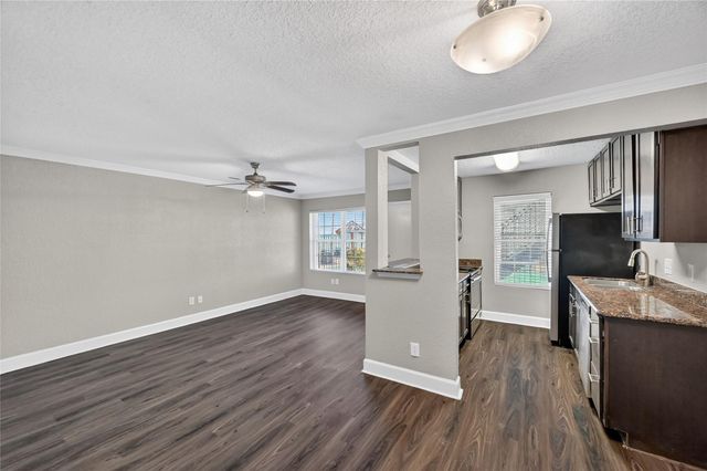 4101 Nasa Parkway 203, Larga Vista, TX 77586