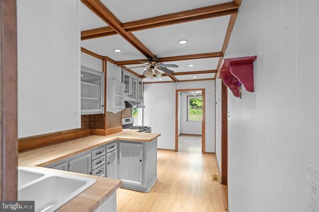 10301 LIVINGSTON RD, Fort Washington, MD 20744