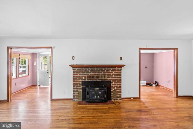 10301 LIVINGSTON RD, Fort Washington, MD 20744