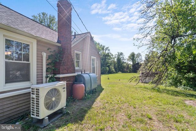 10301 LIVINGSTON RD, Fort Washington, MD 20744