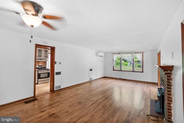 10301 LIVINGSTON RD, Fort Washington, MD 20744
