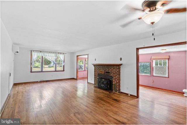 10301 LIVINGSTON RD, Fort Washington, MD 20744
