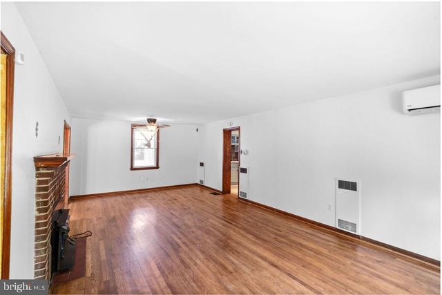 10301 LIVINGSTON RD, Fort Washington, MD 20744