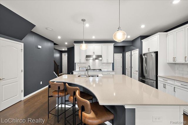 273 Strawberry Drive, Rochester Hills, MI 48307