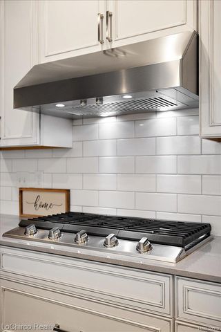 273 Strawberry Drive, Rochester Hills, MI 48307