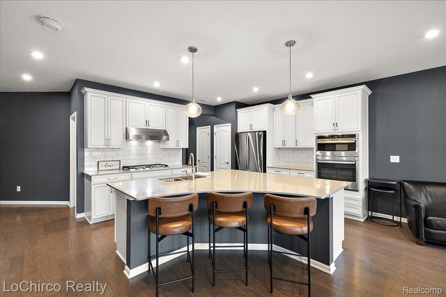 273 Strawberry Drive, Rochester Hills, MI 48307