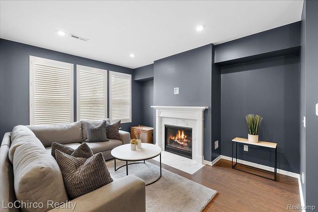 273 Strawberry Drive, Rochester Hills, MI 48307