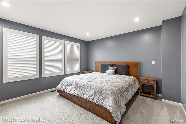 273 Strawberry Drive, Rochester Hills, MI 48307