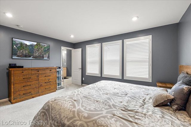 273 Strawberry Drive, Rochester Hills, MI 48307