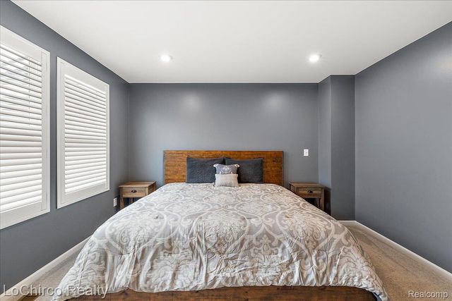 273 Strawberry Drive, Rochester Hills, MI 48307