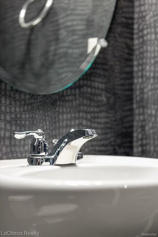 273 Strawberry Drive, Rochester Hills, MI 48307