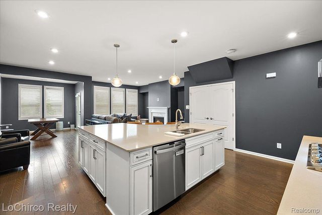 273 Strawberry Drive, Rochester Hills, MI 48307