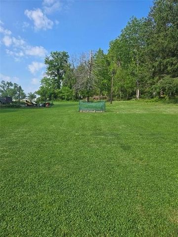 114 Dry Knob Road, Georges Twp, PA 15478