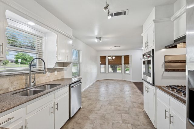 6716 Corona Drive, North Richland Hills, TX 76180