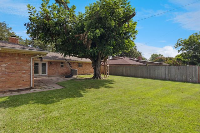 6716 Corona Drive, North Richland Hills, TX 76180
