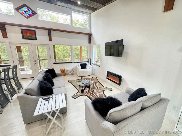 22449 E 664 Road, Tahlequah, OK 74464