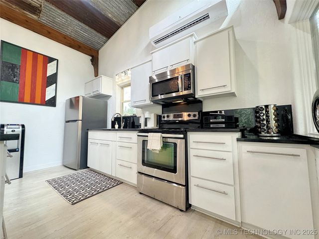 22449 E 664 Road, Tahlequah, OK 74464