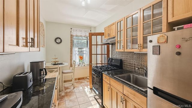 185 Marine Avenue 2C, Brooklyn, NY 11209