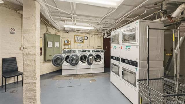 185 Marine Avenue 2C, Brooklyn, NY 11209