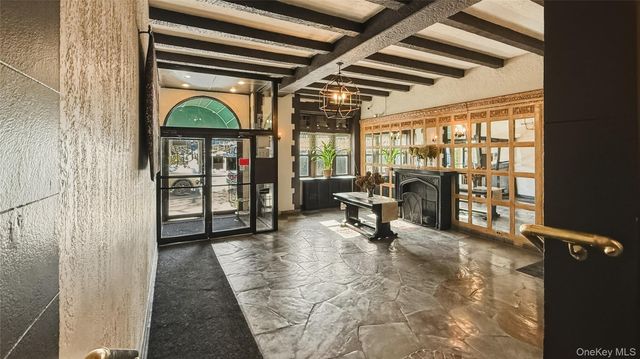 185 Marine Avenue 2C, Brooklyn, NY 11209