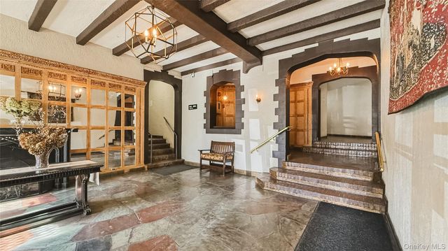 185 Marine Avenue 2C, Brooklyn, NY 11209