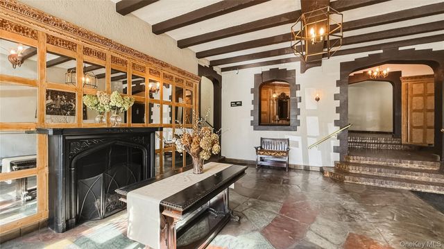 185 Marine Avenue 2C, Brooklyn, NY 11209