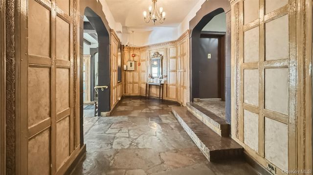 185 Marine Avenue 2C, Brooklyn, NY 11209