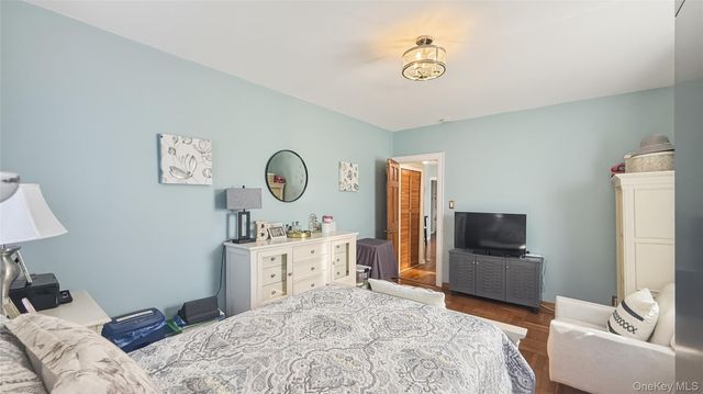 185 Marine Avenue 2C, Brooklyn, NY 11209