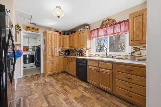 705 Maplewood Dr, El Dorado, KS 67042