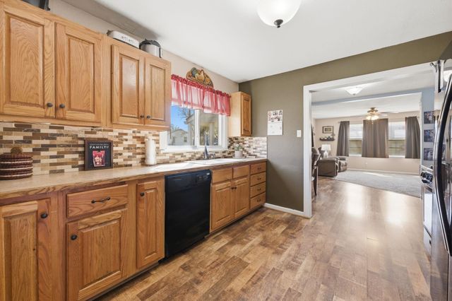 705 Maplewood Dr, El Dorado, KS 67042