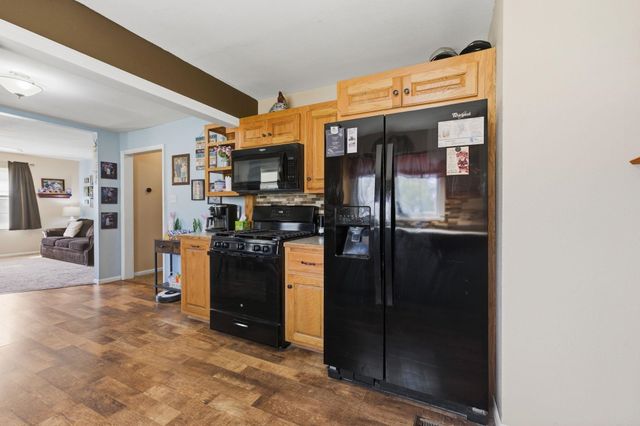 705 Maplewood Dr, El Dorado, KS 67042