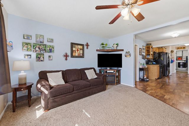 705 Maplewood Dr, El Dorado, KS 67042