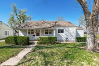705 Maplewood Dr, El Dorado, KS 67042