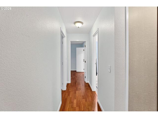 45 EAGLE CREST Dr 315, Lake Oswego, OR 97035