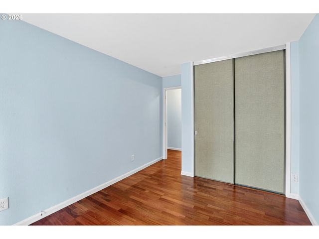 45 EAGLE CREST Dr 315, Lake Oswego, OR 97035