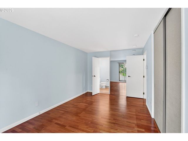 45 EAGLE CREST Dr 315, Lake Oswego, OR 97035