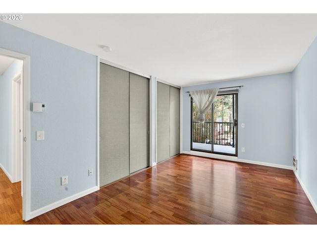 45 EAGLE CREST Dr 315, Lake Oswego, OR 97035