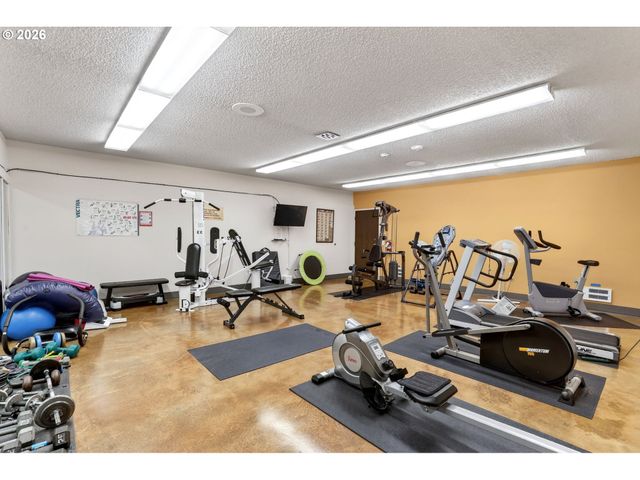 45 EAGLE CREST Dr 315, Lake Oswego, OR 97035