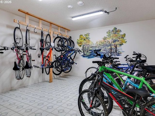 45 EAGLE CREST Dr 315, Lake Oswego, OR 97035