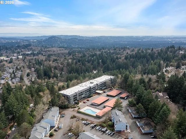 45 EAGLE CREST Dr 315, Lake Oswego, OR 97035