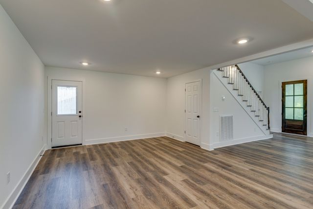 129 S Cedar St, Cross Plains, TN 37049