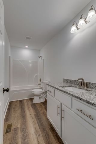 129 S Cedar St, Cross Plains, TN 37049