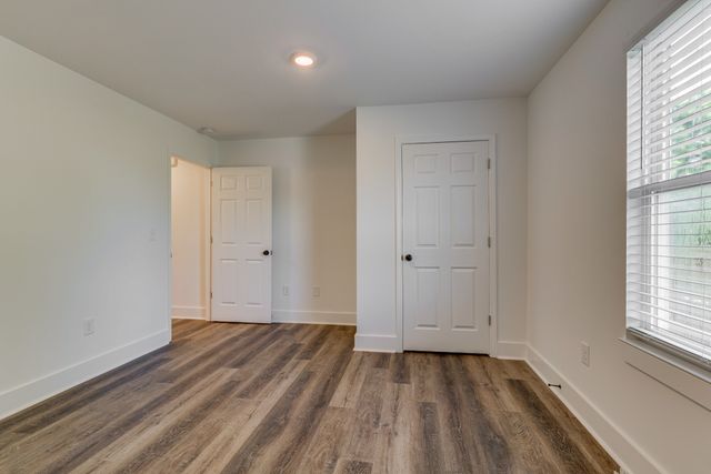 129 S Cedar St, Cross Plains, TN 37049