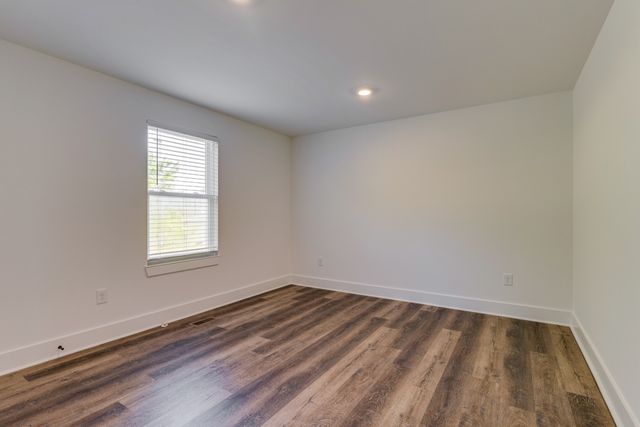 129 S Cedar St, Cross Plains, TN 37049