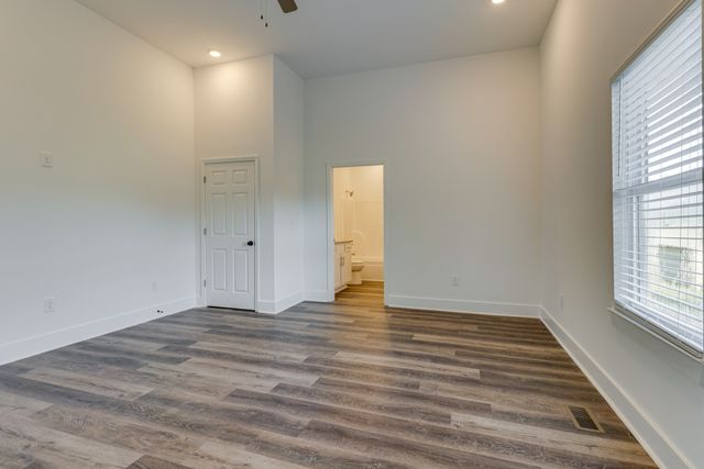 129 S Cedar St, Cross Plains, TN 37049