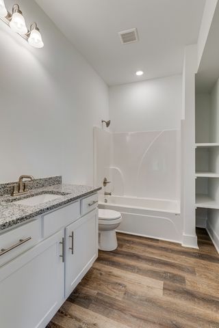 129 S Cedar St, Cross Plains, TN 37049
