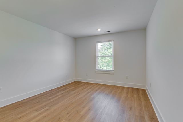 129 S Cedar St, Cross Plains, TN 37049