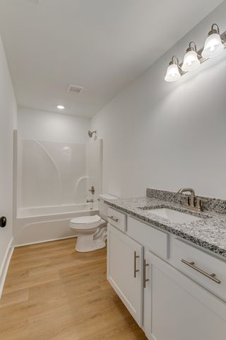 129 S Cedar St, Cross Plains, TN 37049
