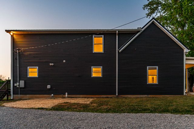 129 S Cedar St, Cross Plains, TN 37049
