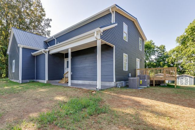 129 S Cedar St, Cross Plains, TN 37049